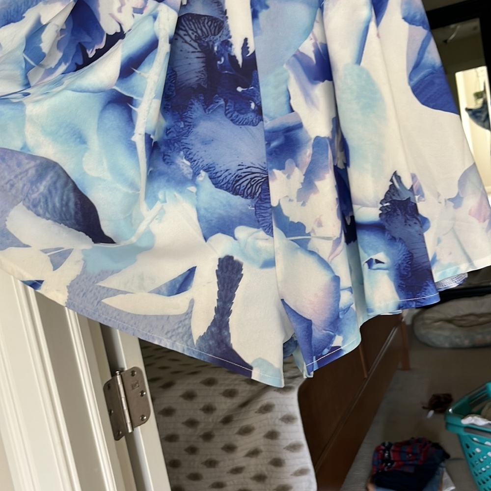 5/$25- Tiger mist deep plunge romper - Picture 3 of 4